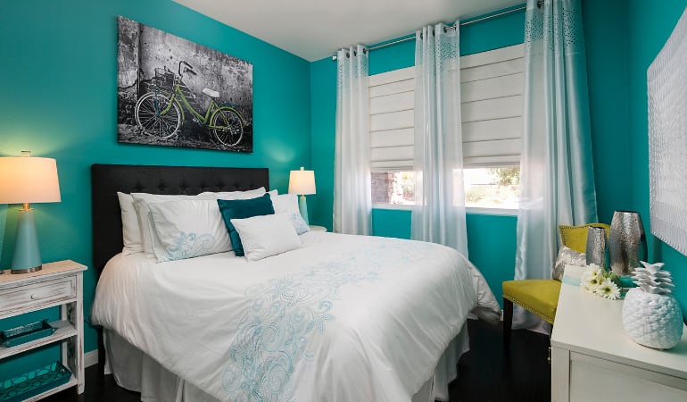 Roman shades in a Jacksonville bedroom